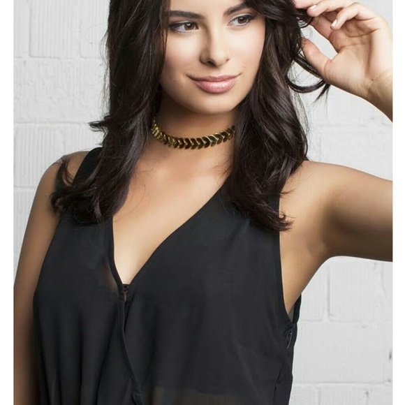 Gold continuous leaf choker necklace - Picture 2 of 4